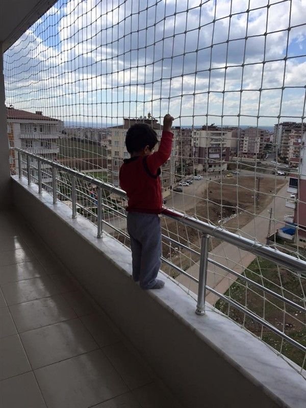 Children Safety Nets installation image Child2
